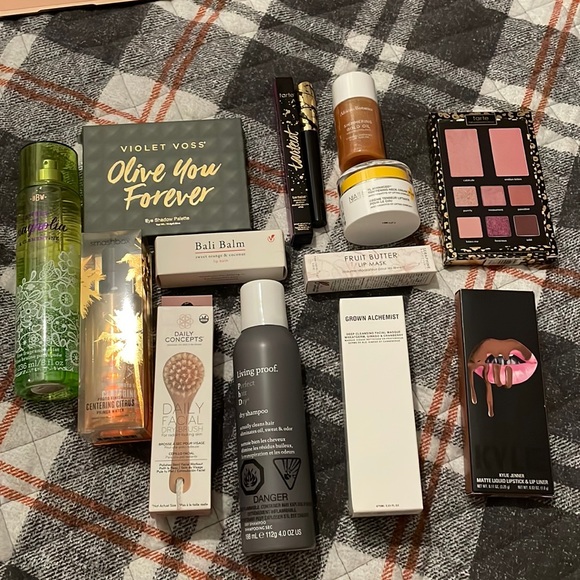 FabFitFun and Ulta combo lot! All brand new and full size - Picture 1 of 1